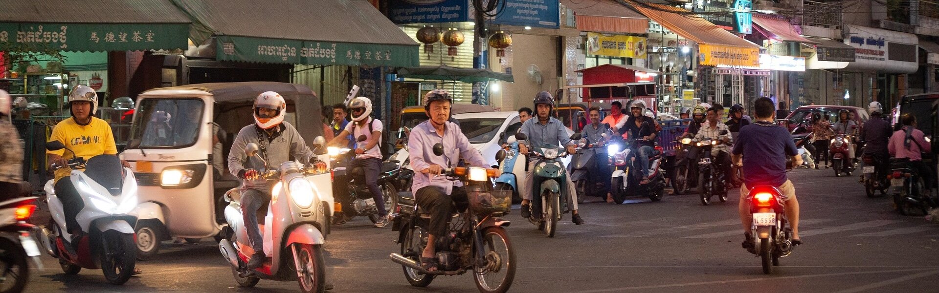 Battambang traffic and the locals